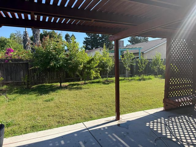 8238 Visalia Way, Sacramento, CA 95828