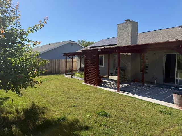 8238 Visalia Way, Sacramento, CA 95828
