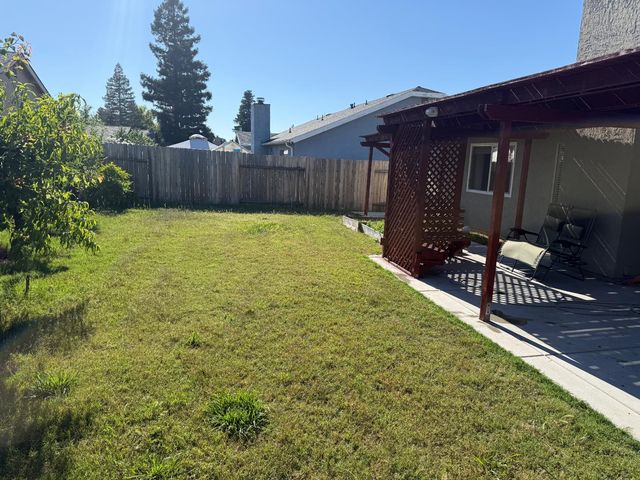 8238 Visalia Way, Sacramento, CA 95828