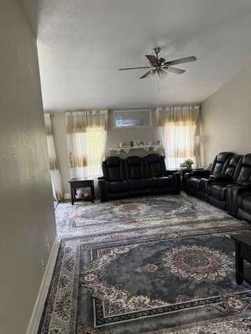 8238 Visalia Way, Sacramento, CA 95828