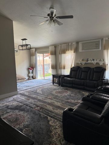 8238 Visalia Way, Sacramento, CA 95828