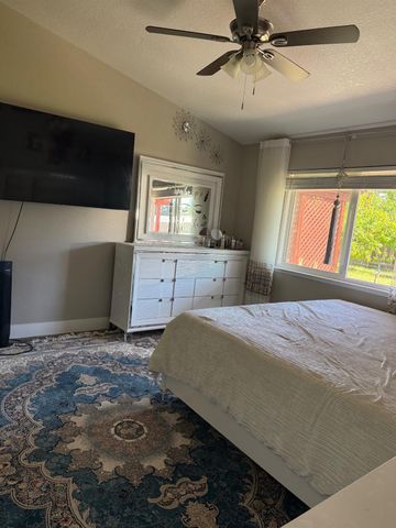 8238 Visalia Way, Sacramento, CA 95828