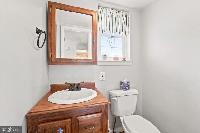 1928 APPALOOSA RD, Warrington, PA 18976