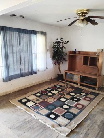 435 W Deberry Ave, Aransas Pass, TX 78336