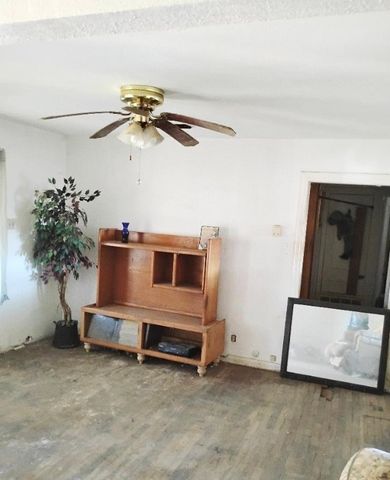 435 W Deberry Ave, Aransas Pass, TX 78336