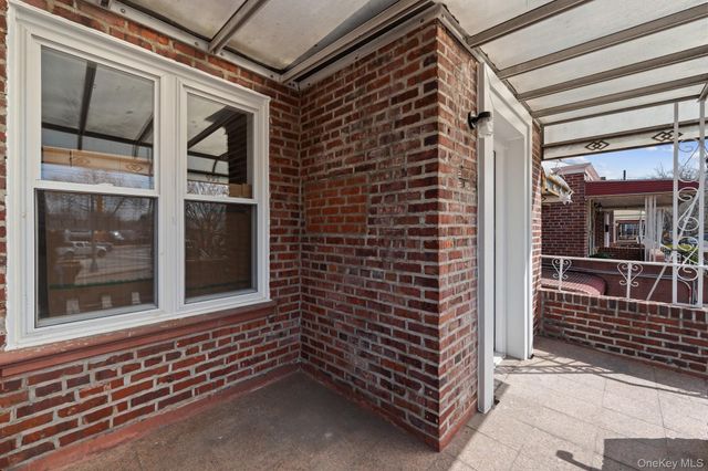 997 E 52nd Street, Brooklyn, NY 11234