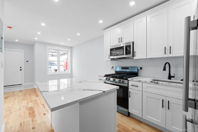 997 E 52nd Street, Brooklyn, NY 11234