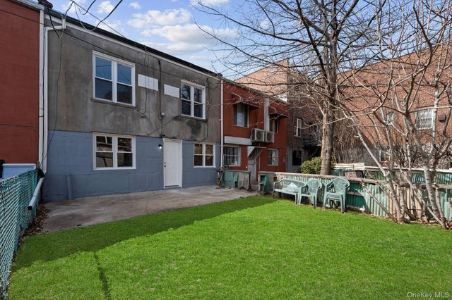 997 E 52nd Street, Brooklyn, NY 11234