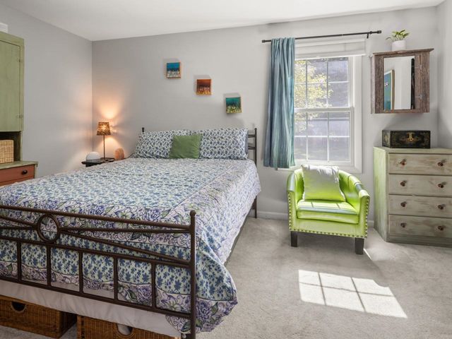 14 Red Cedar Lane, Shelburne, VT 05482