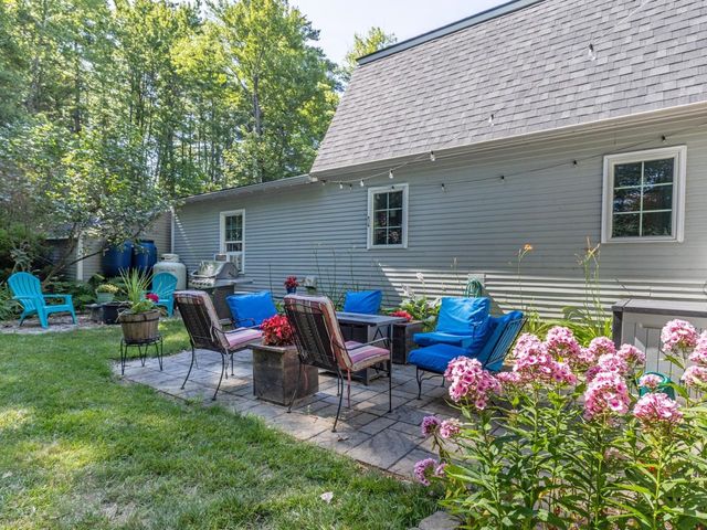 14 Red Cedar Lane, Shelburne, VT 05482