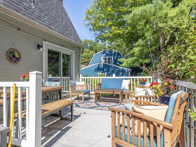 14 Red Cedar Lane, Shelburne, VT 05482
