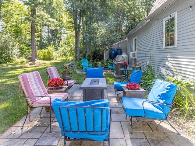 14 Red Cedar Lane, Shelburne, VT 05482