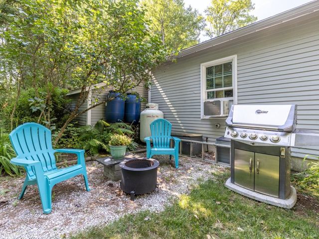 14 Red Cedar Lane, Shelburne, VT 05482