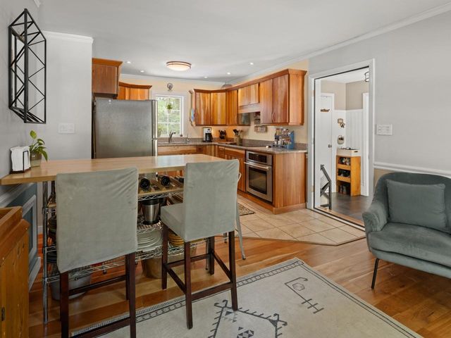 14 Red Cedar Lane, Shelburne, VT 05482