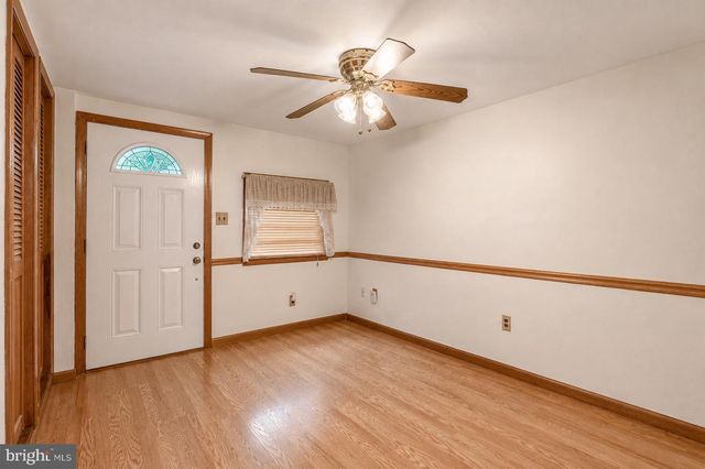 14 HARMON RD, Edison, NJ 08837