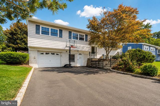 14 HARMON RD, Edison, NJ 08837