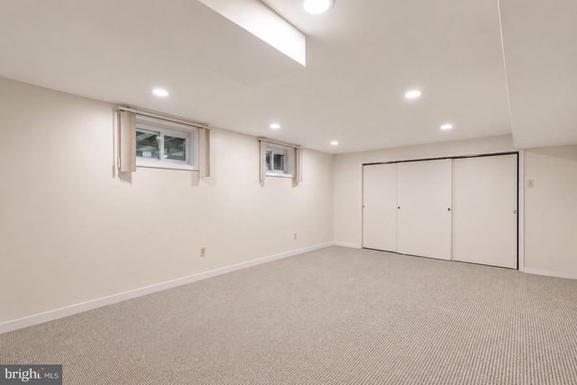 14 HARMON RD, Edison, NJ 08837