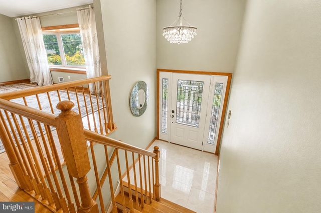 14 HARMON RD, Edison, NJ 08837