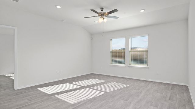 201 McNamara CT, Jarrell, TX 76537
