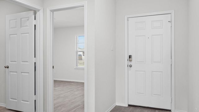 201 McNamara CT, Jarrell, TX 76537