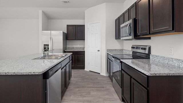 201 McNamara CT, Jarrell, TX 76537