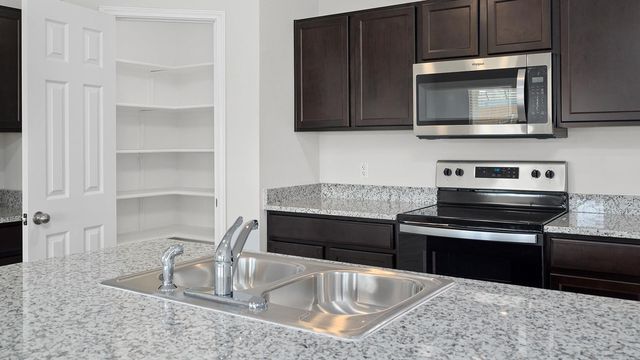 201 McNamara CT, Jarrell, TX 76537