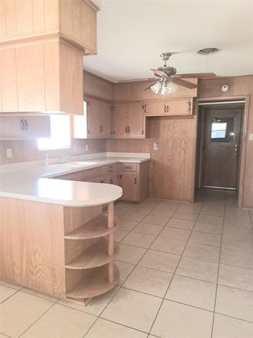 5301 Rutland Avenue, Fort Worth, TX 76133