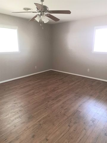 5301 Rutland Avenue, Fort Worth, TX 76133