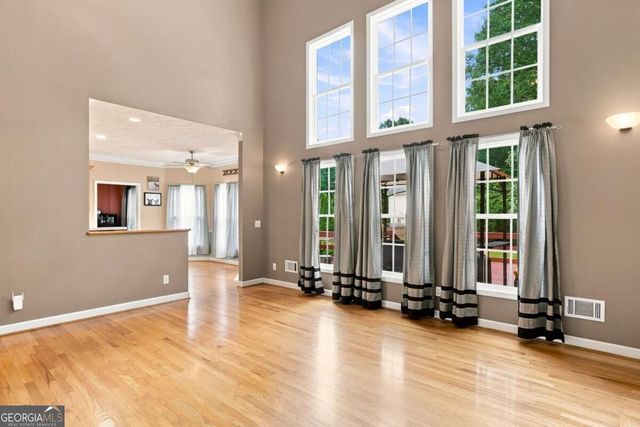 707 Bedford Trace, Canton, GA 30114