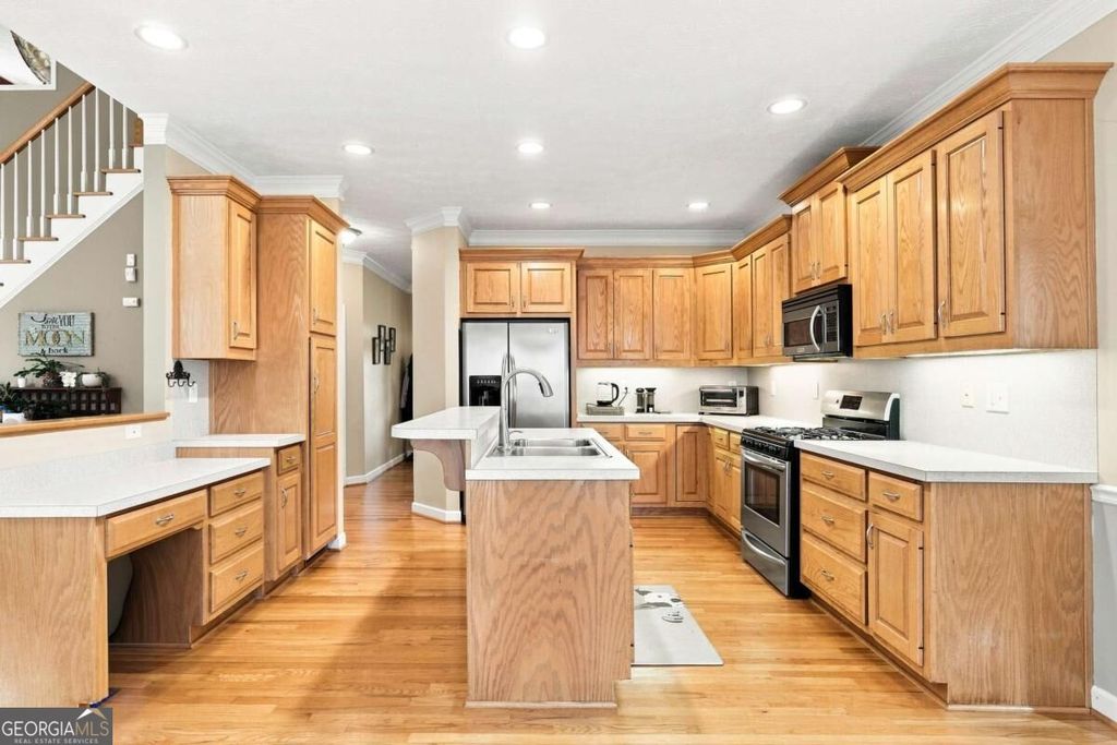 707 Bedford Trace, Canton, GA 30114