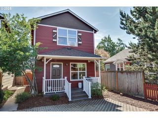 1106 Wilson St, Hood River, OR 97031