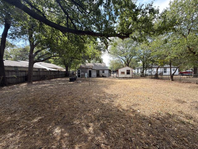 8367 Transit Street, Dallas, TX 75217