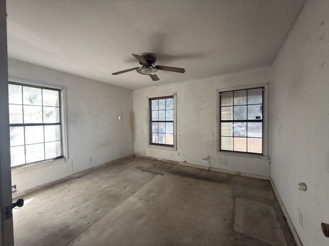 8367 Transit Street, Dallas, TX 75217