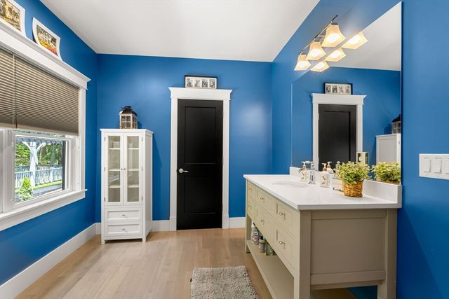 190 Bedford Rd, Lincoln, MA 01773
