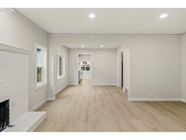 6240 Sw LOMBARD Ave, Beaverton, OR 97008