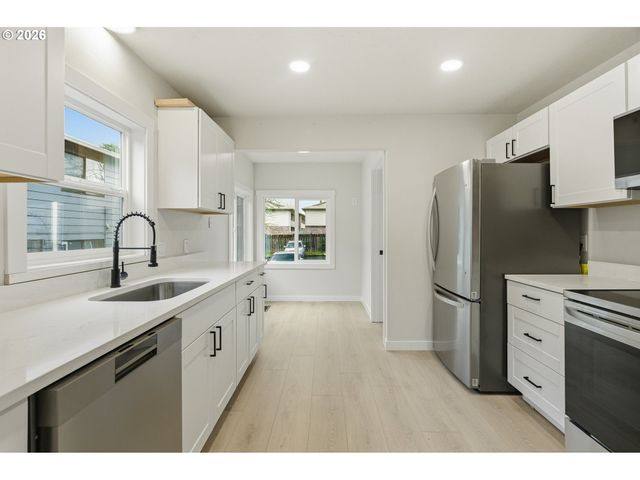 6240 Sw LOMBARD Ave, Beaverton, OR 97008