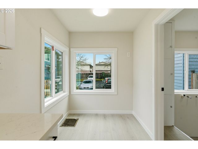 6240 Sw LOMBARD Ave, Beaverton, OR 97008