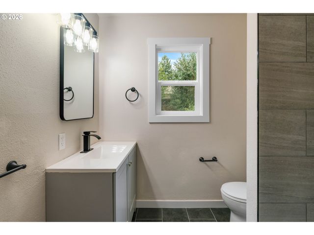 6240 Sw LOMBARD Ave, Beaverton, OR 97008