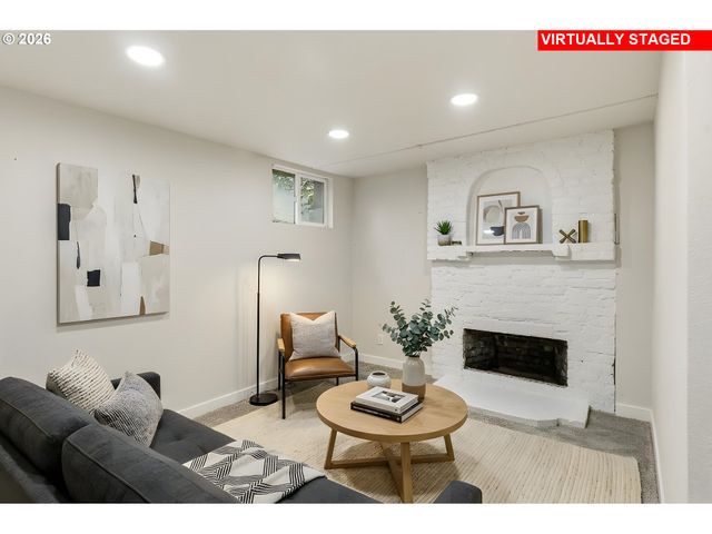 6240 Sw LOMBARD Ave, Beaverton, OR 97008