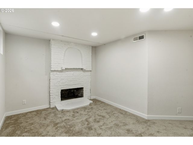 6240 Sw LOMBARD Ave, Beaverton, OR 97008