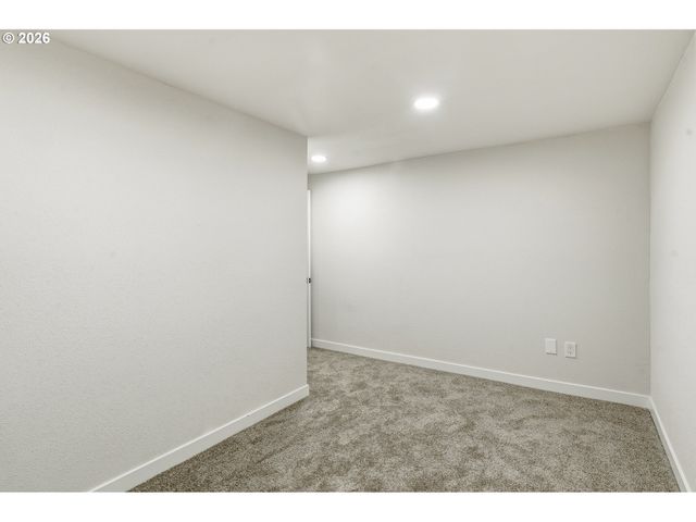 6240 Sw LOMBARD Ave, Beaverton, OR 97008