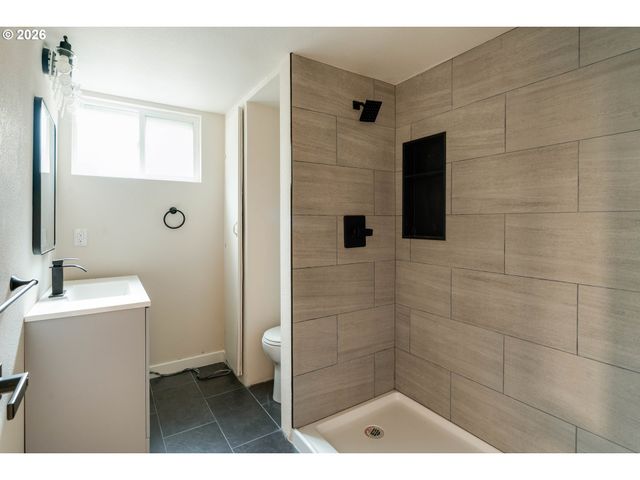 6240 Sw LOMBARD Ave, Beaverton, OR 97008