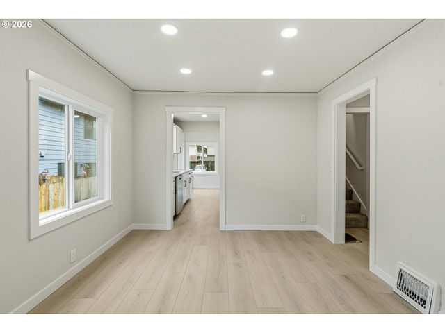 6240 Sw LOMBARD Ave, Beaverton, OR 97008