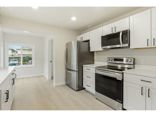 6240 Sw LOMBARD Ave, Beaverton, OR 97008