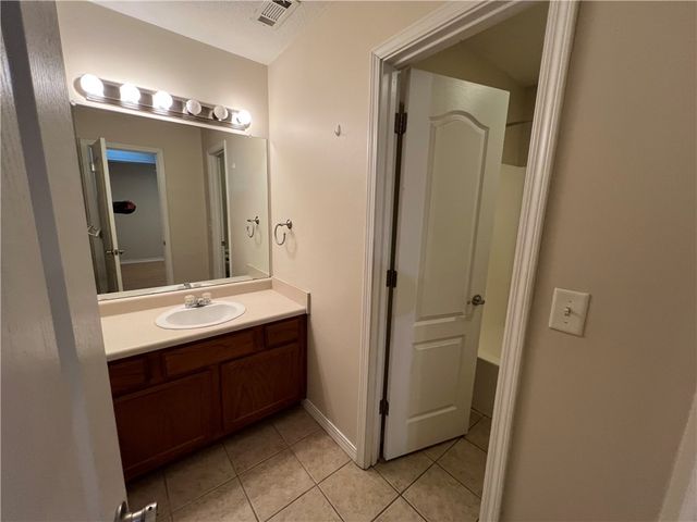 235 Ravenwood Boulevard, Siloam Springs, AR 72761