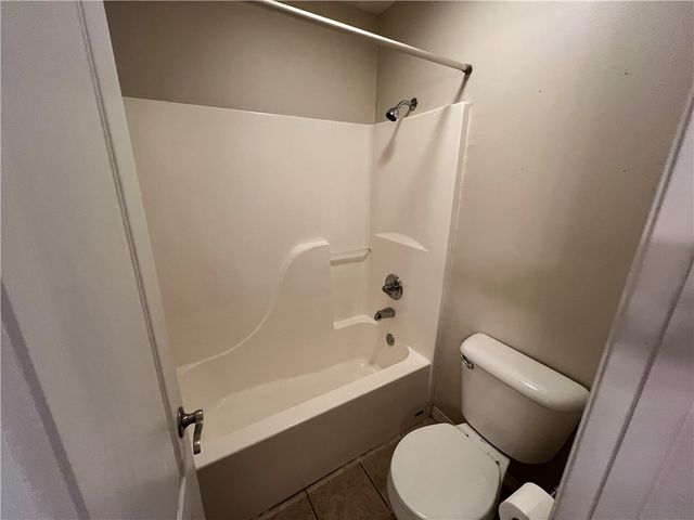 235 Ravenwood Boulevard, Siloam Springs, AR 72761