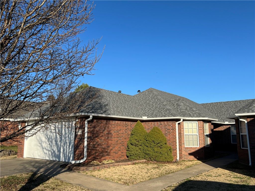 235 Ravenwood Boulevard, Siloam Springs, AR 72761