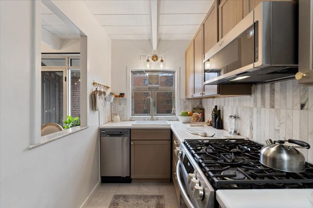 1860 Sherman Avenue 5NW, Evanston, IL 60201