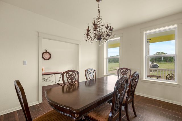 498 N County Line RD, Elgin, TX 78621