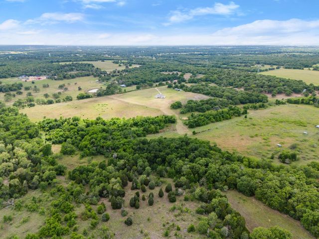 498 N County Line RD, Elgin, TX 78621